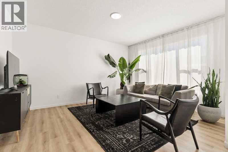 20 Wolf Creek Street SE — photo 3