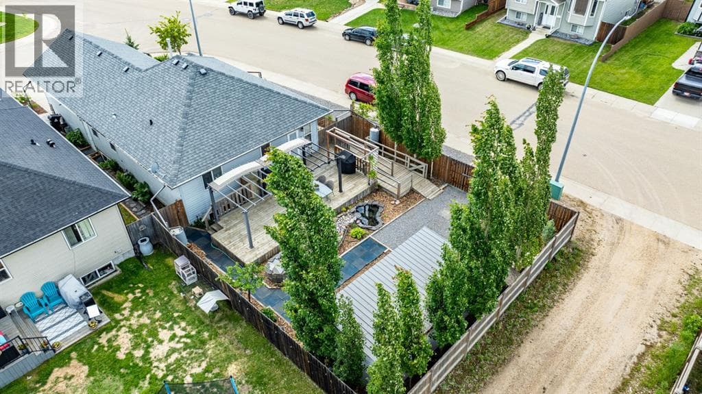 57 Woodbine Close — photo 3