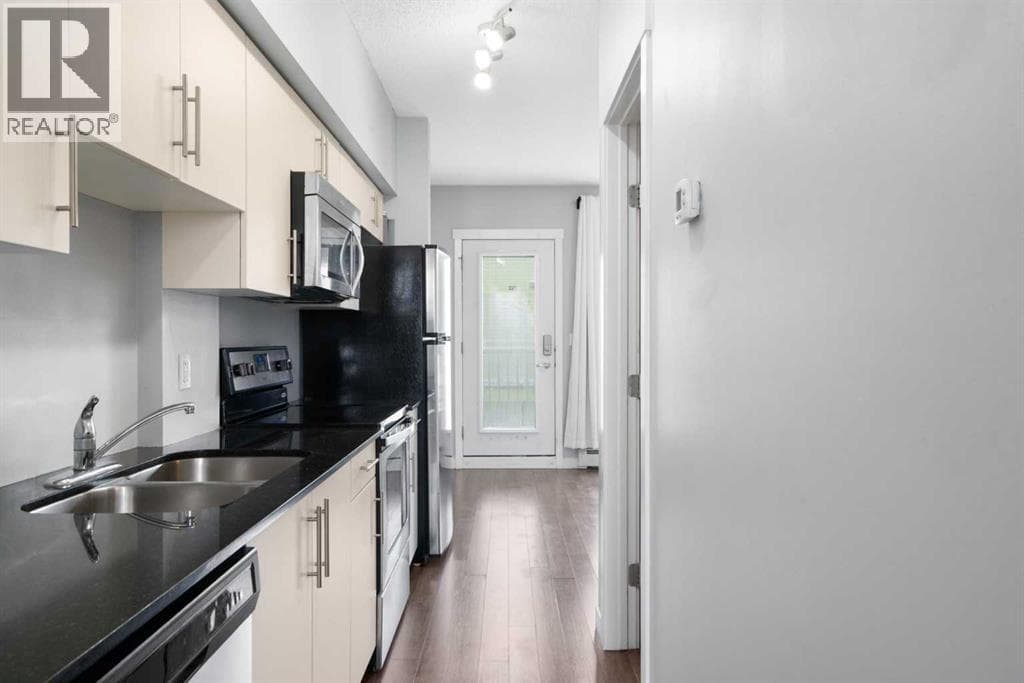 402, 1740 9 Street NW — photo 3