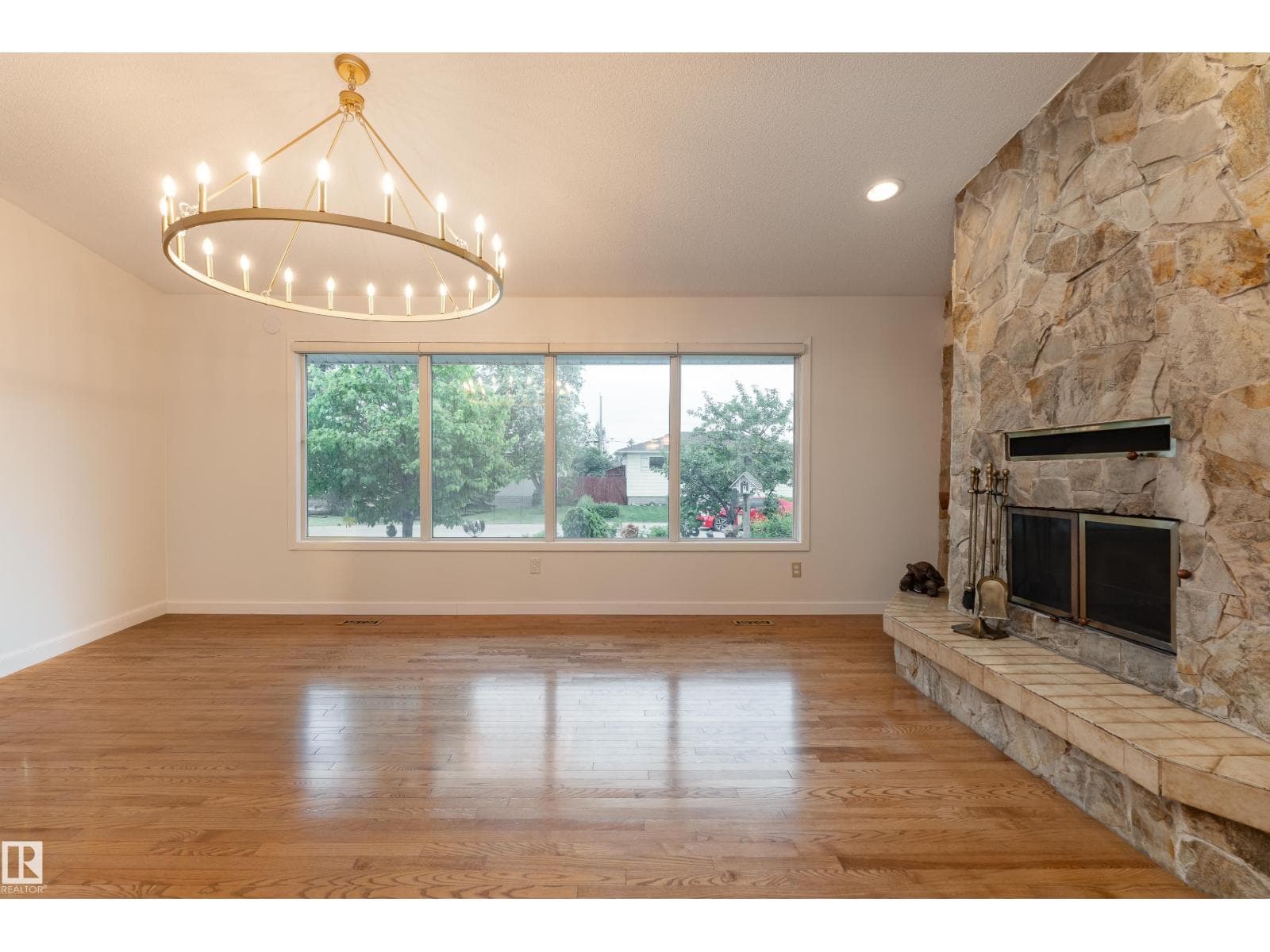 7802 132A AV NW — photo 4