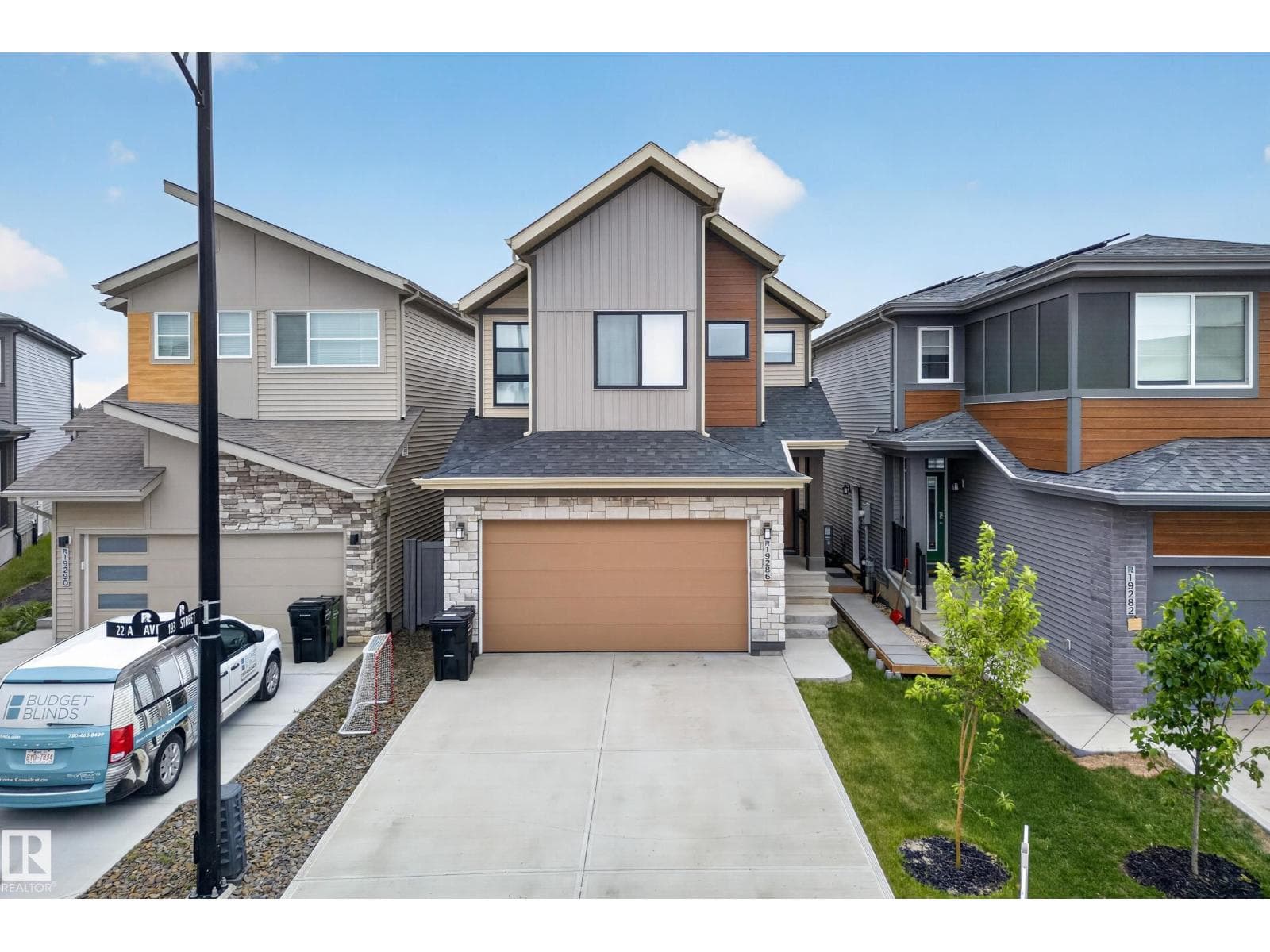 19286 22A AV NW