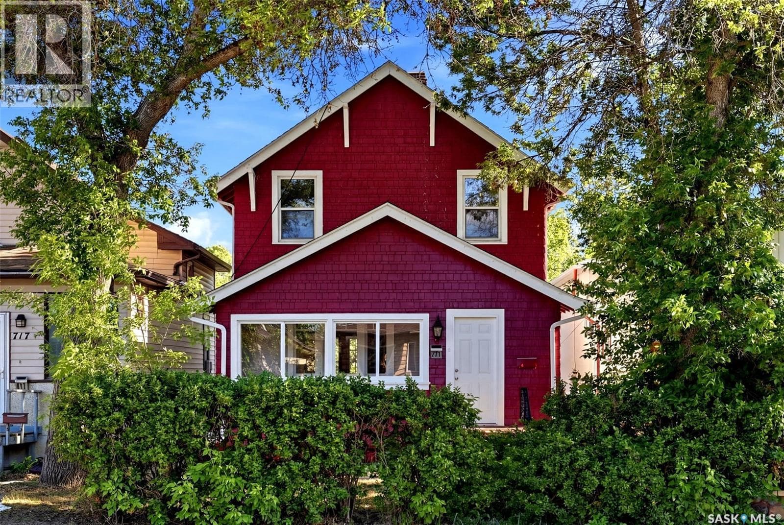 721 College AVENUE