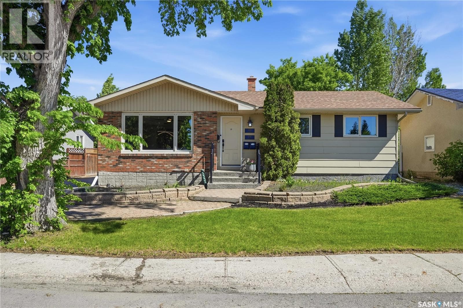 110 Laubach CRESCENT