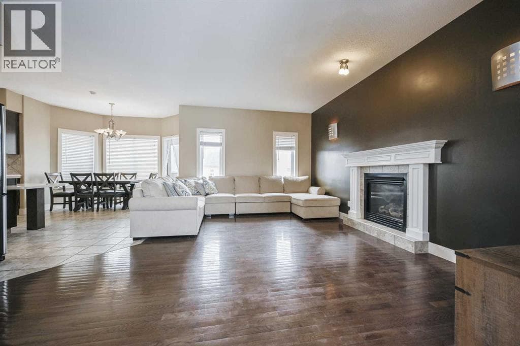 11037 67 Avenue — photo 3