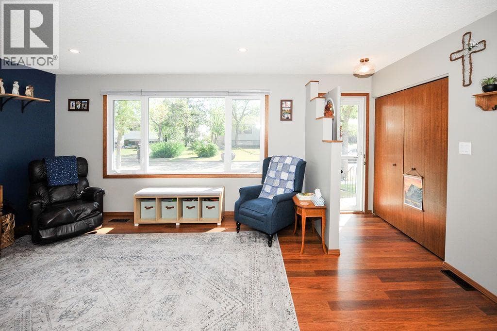 4414 67 Street — photo 5
