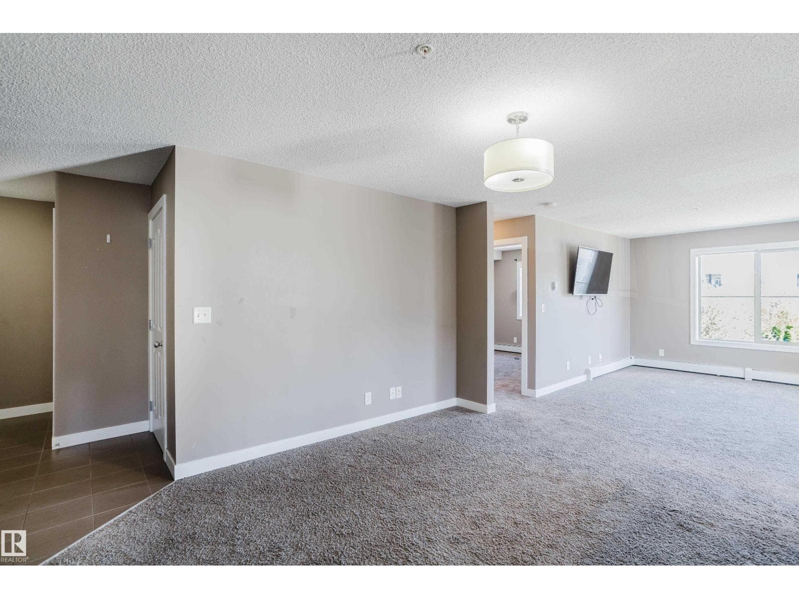 #301 11820 22 AV SW — photo 2