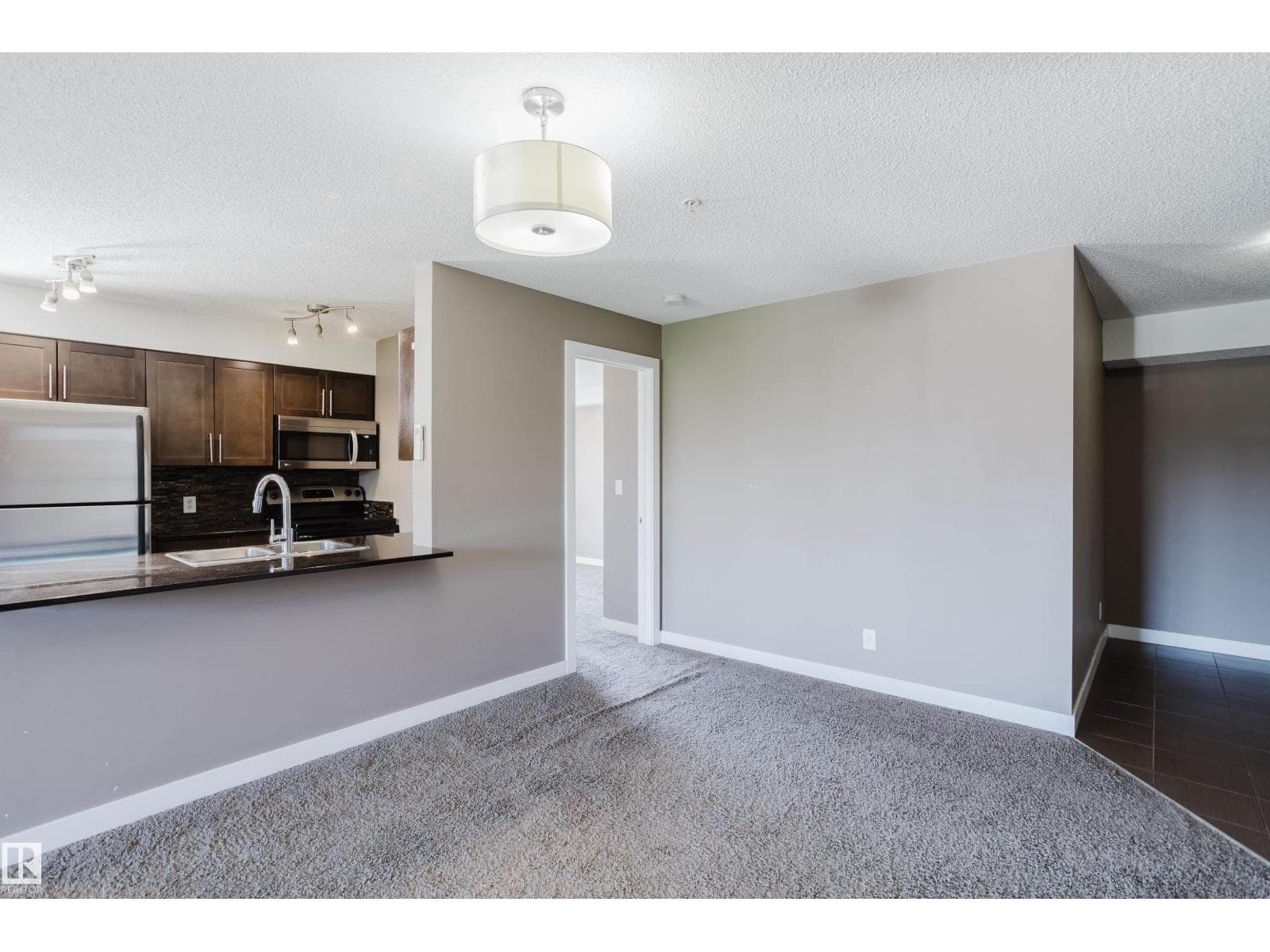 #301 11820 22 AV SW — photo 3