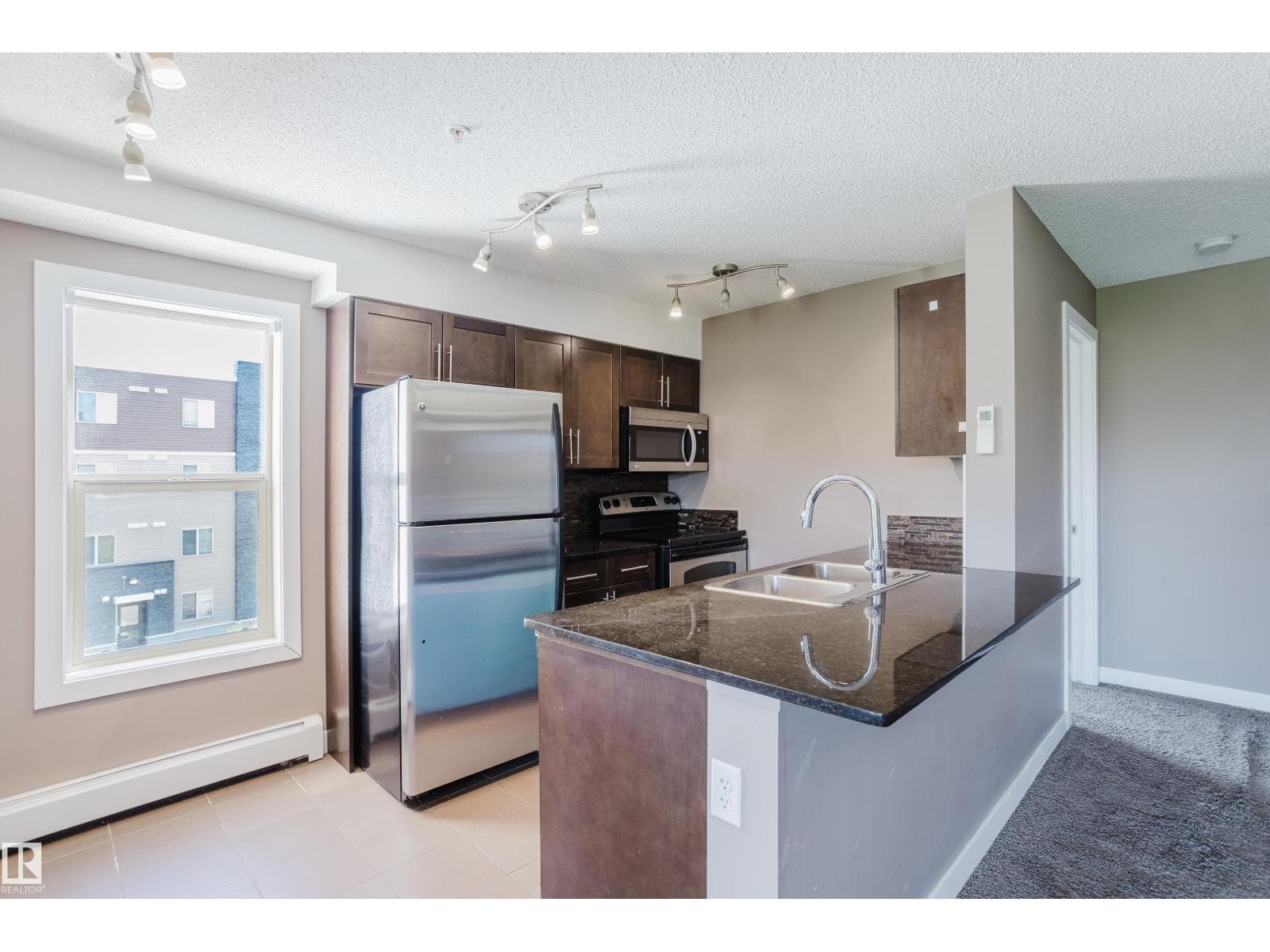 #301 11820 22 AV SW — photo 4