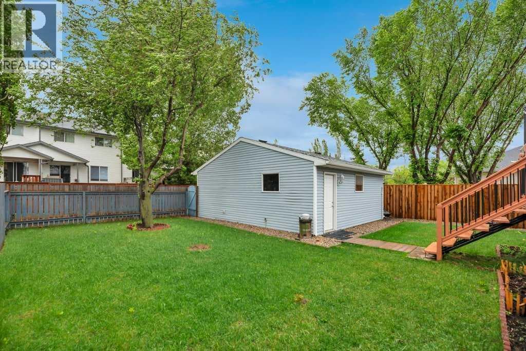 119 Strathaven Crescent — photo 4