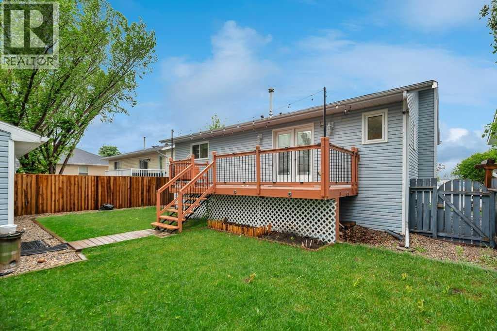 119 Strathaven Crescent — photo 5