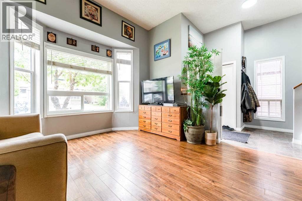 6087 Martingrove Road NE — photo 2