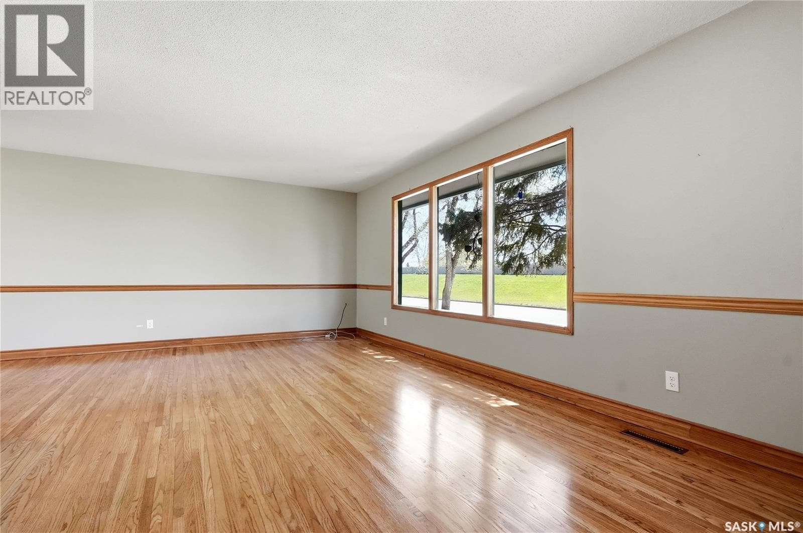 2338 Easthill — photo 5