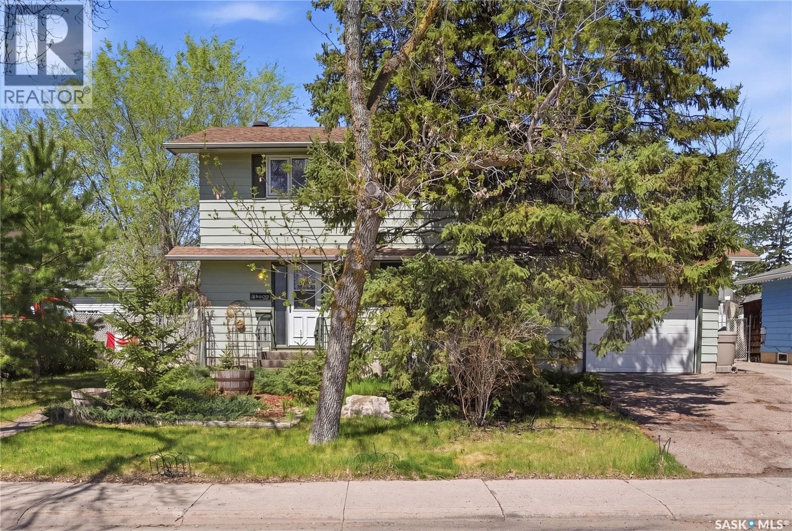 2338 Easthill — photo 3