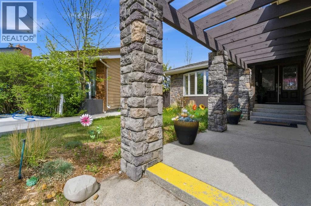 36 Varsity Estates Court NW — photo 4