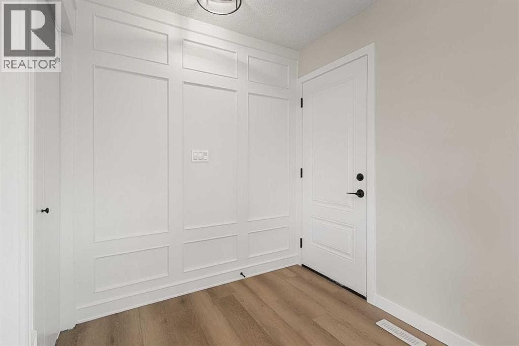 347 Queensland Drive SE — photo 4
