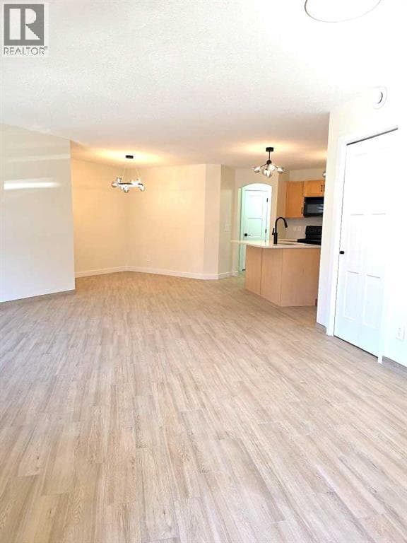 104, 4 Everridge Square SW — photo 5