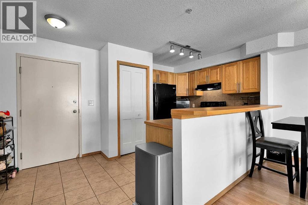 218, 92 Saddletree Court NE — photo 3