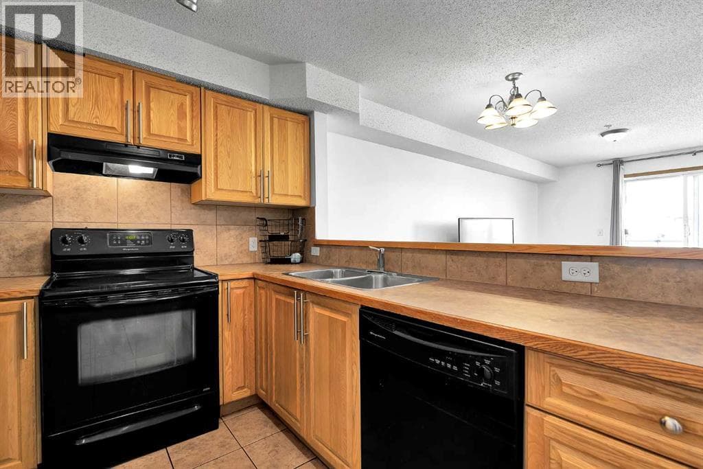 218, 92 Saddletree Court NE — photo 4
