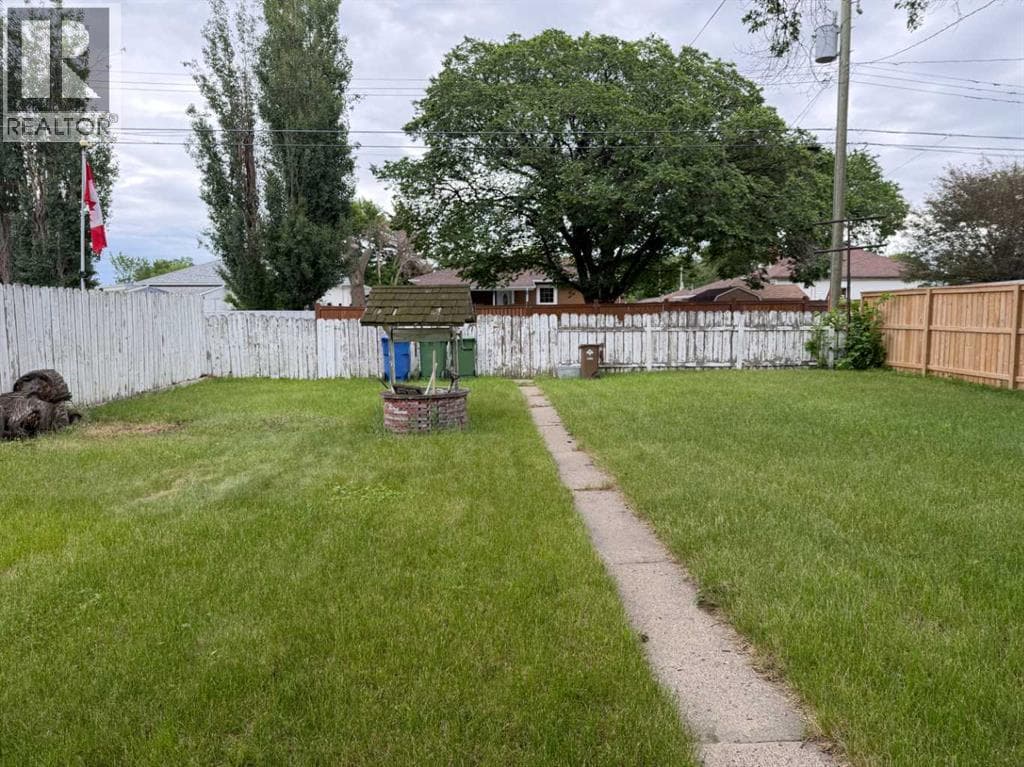 5025 54 Street — photo 2