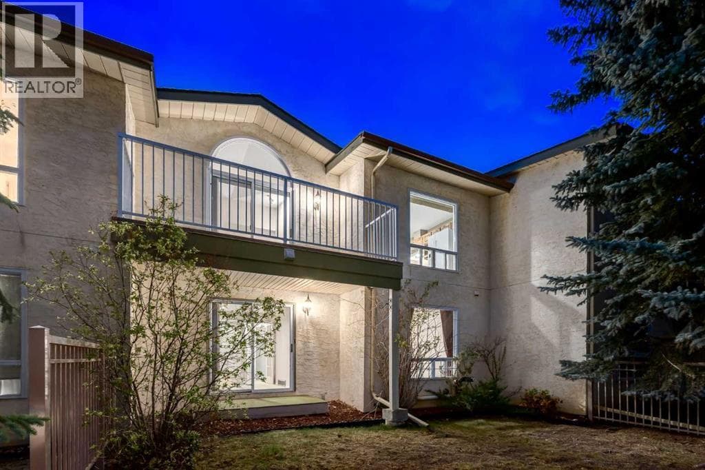 114 Strathlorne Mews SW — photo 2