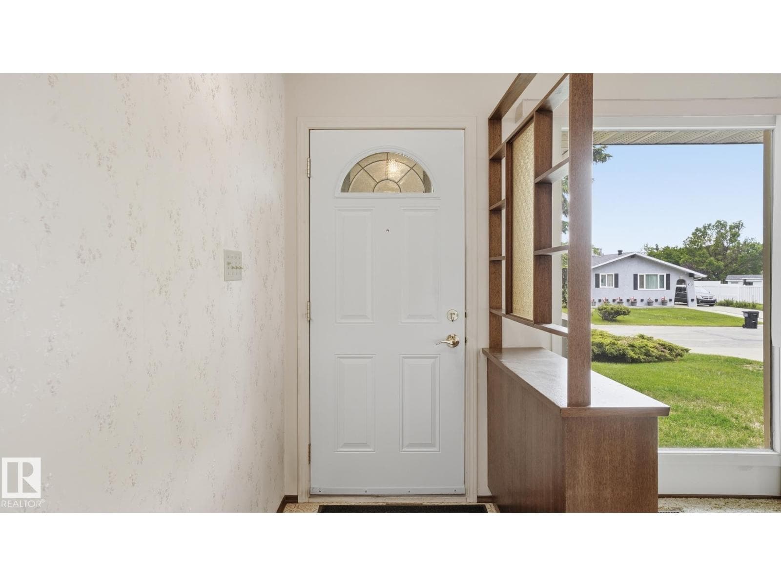 7408 40 AV NW — photo 3