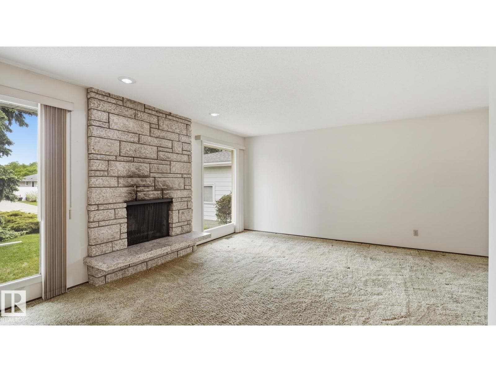 7408 40 AV NW — photo 5