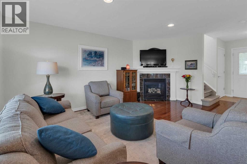 381 Silver Springs Way NW — photo 4