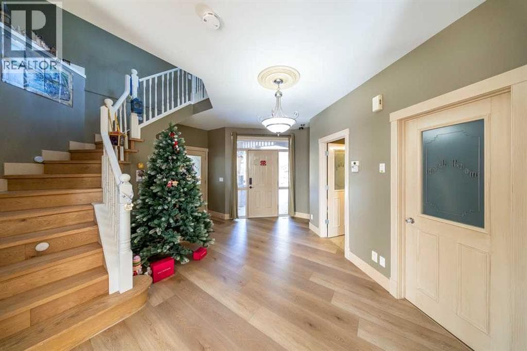 39 Slopes Grove SW — photo 2