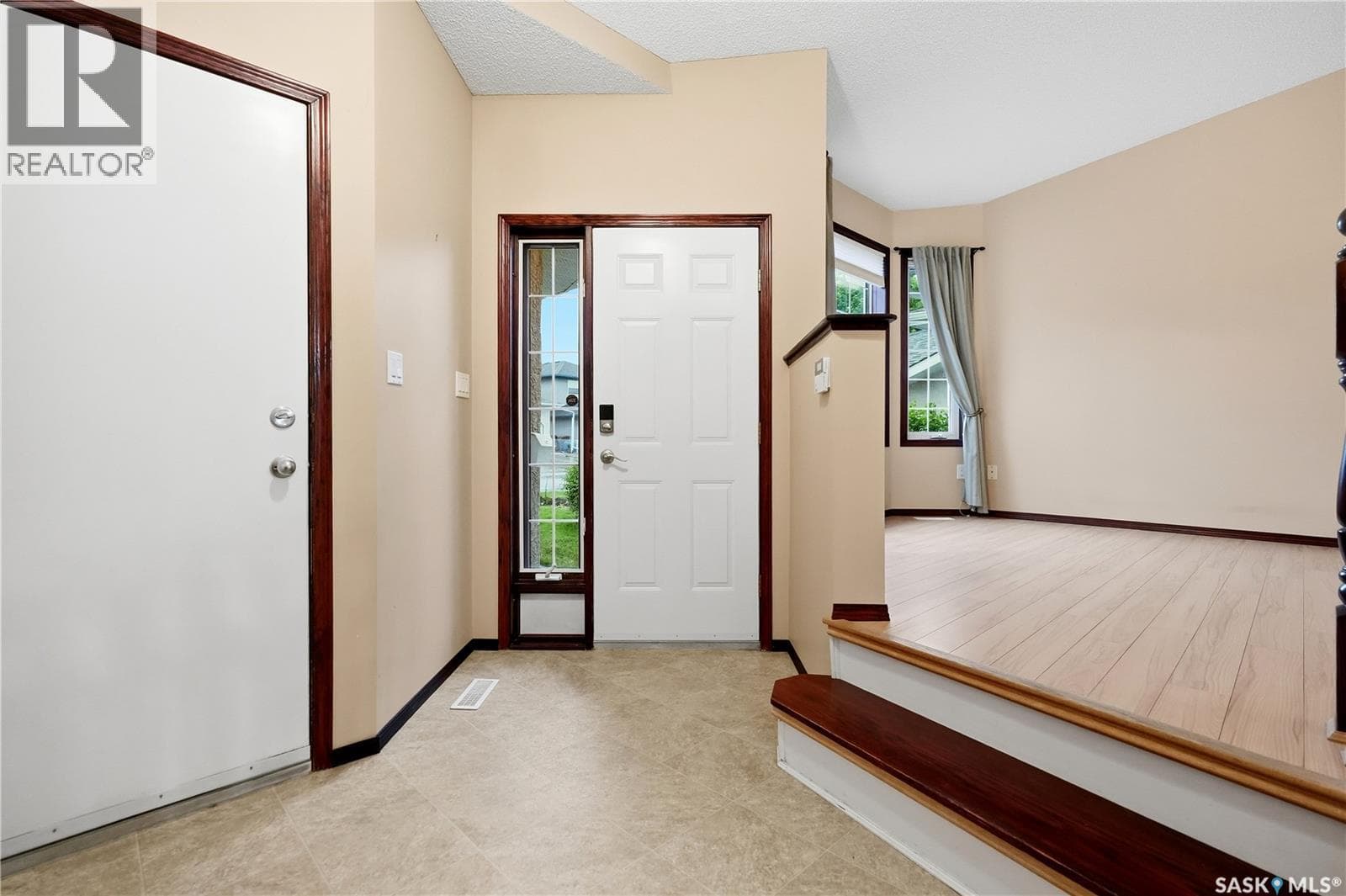3676 Bishop CRESCENT E — photo 3