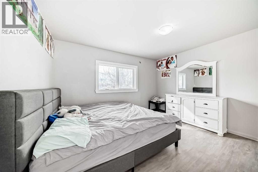 2517 36 Street SE — photo 5
