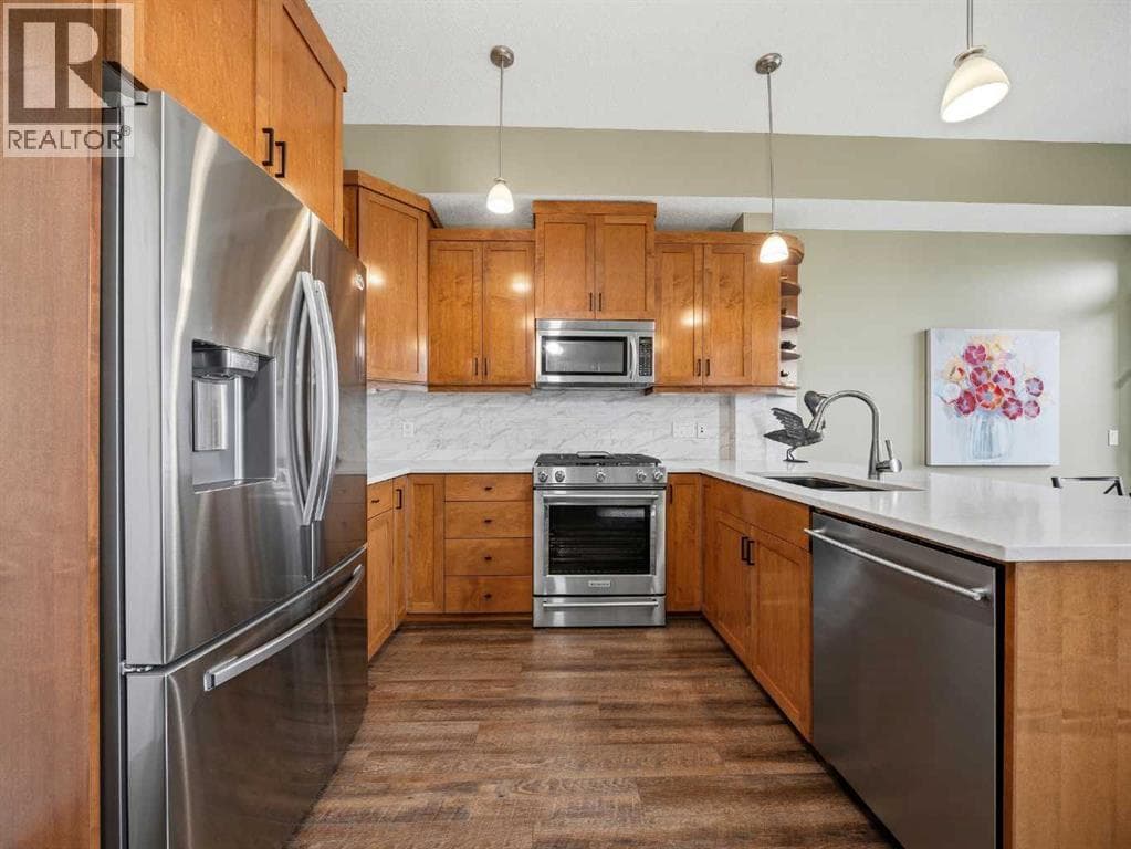 7407, 14 Hemlock Crescent SW — photo 3