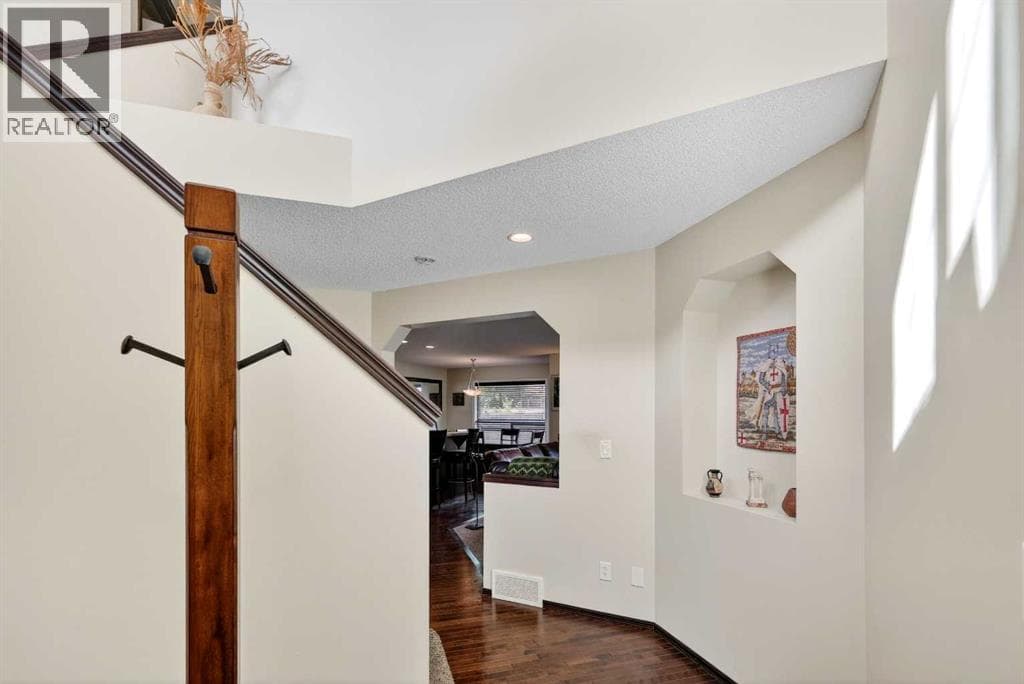 490 New Brighton Drive SE — photo 4