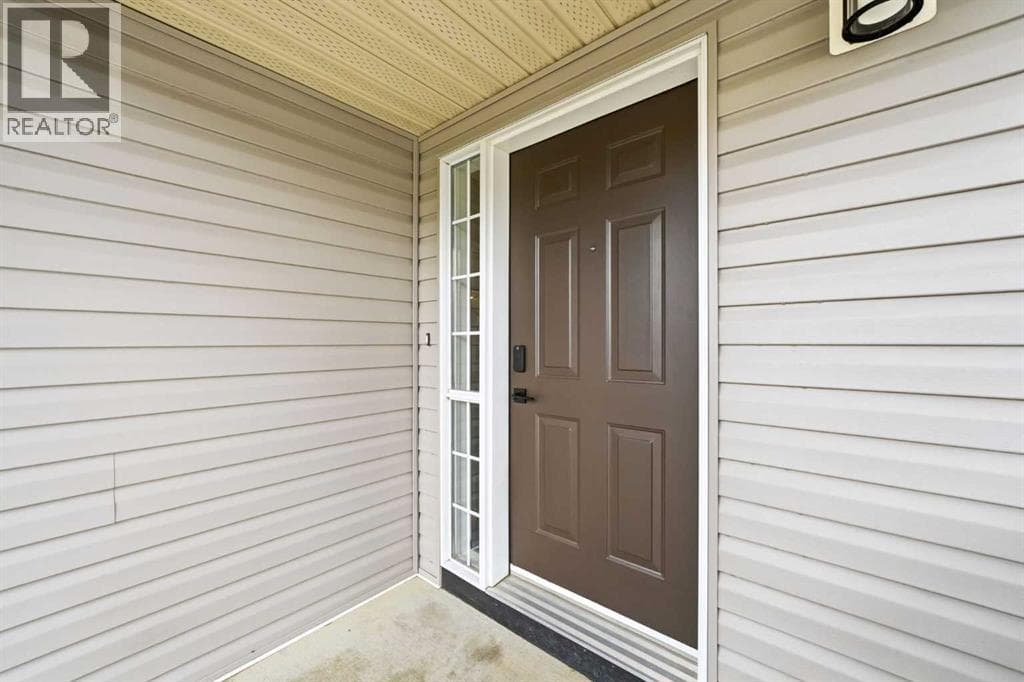 82 Springborough Point SW — photo 3
