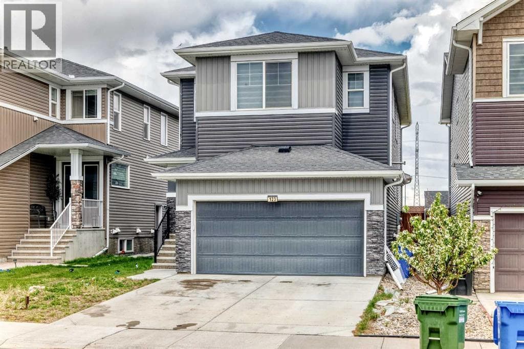123 Red Sky Crescent NE