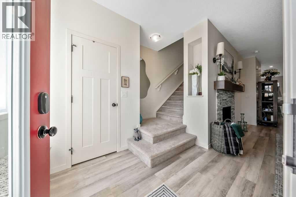 114 Seton Grove SE — photo 2