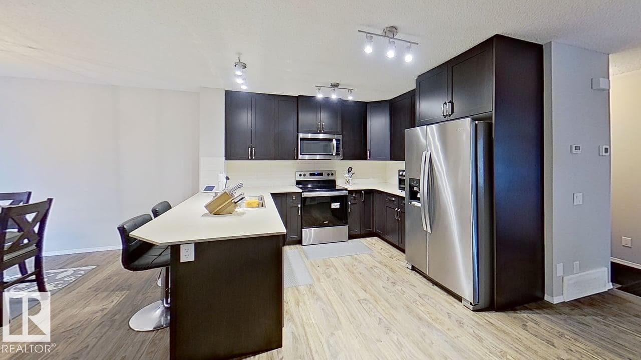 51 SPRUCE GARDENS CR — photo 4