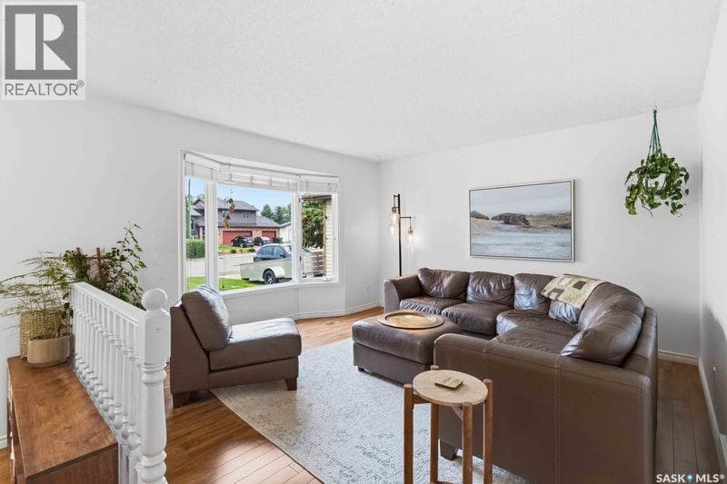 142 Neusch CRESCENT — photo 3