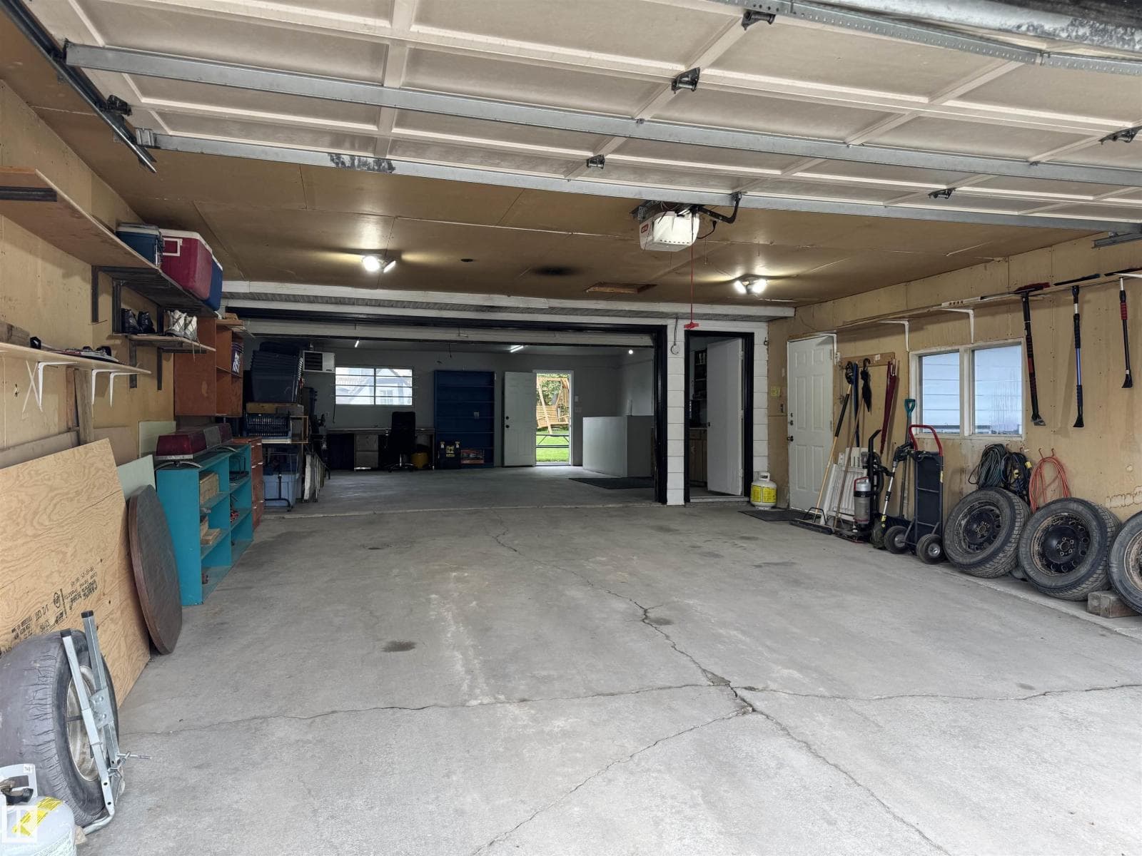 4809 MacKenzie Ave — photo 3
