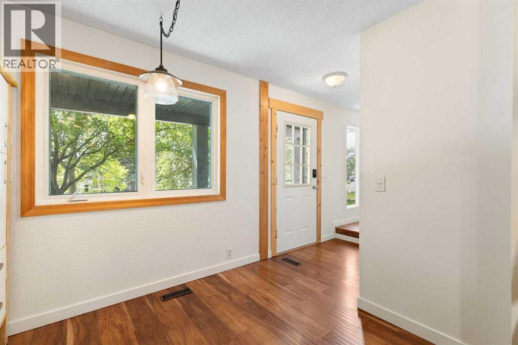 84 Abingdon Crescent NE — photo 5