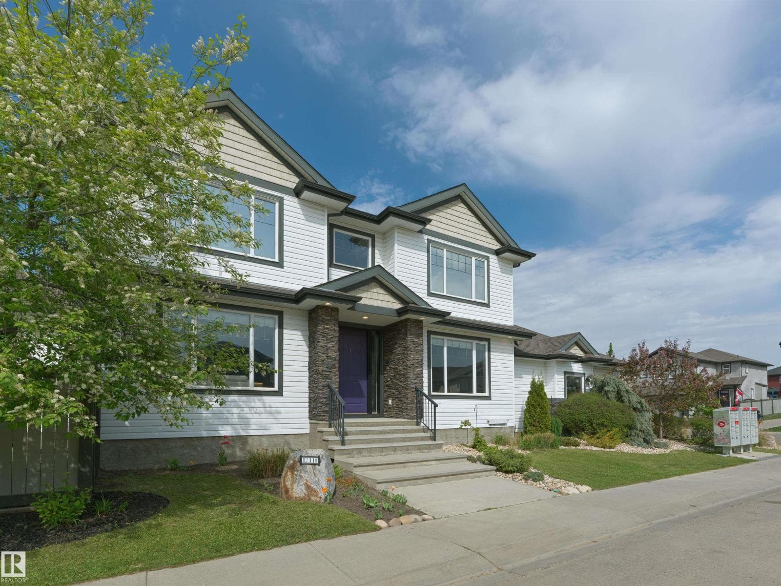 17119 5 AV SW — photo 3
