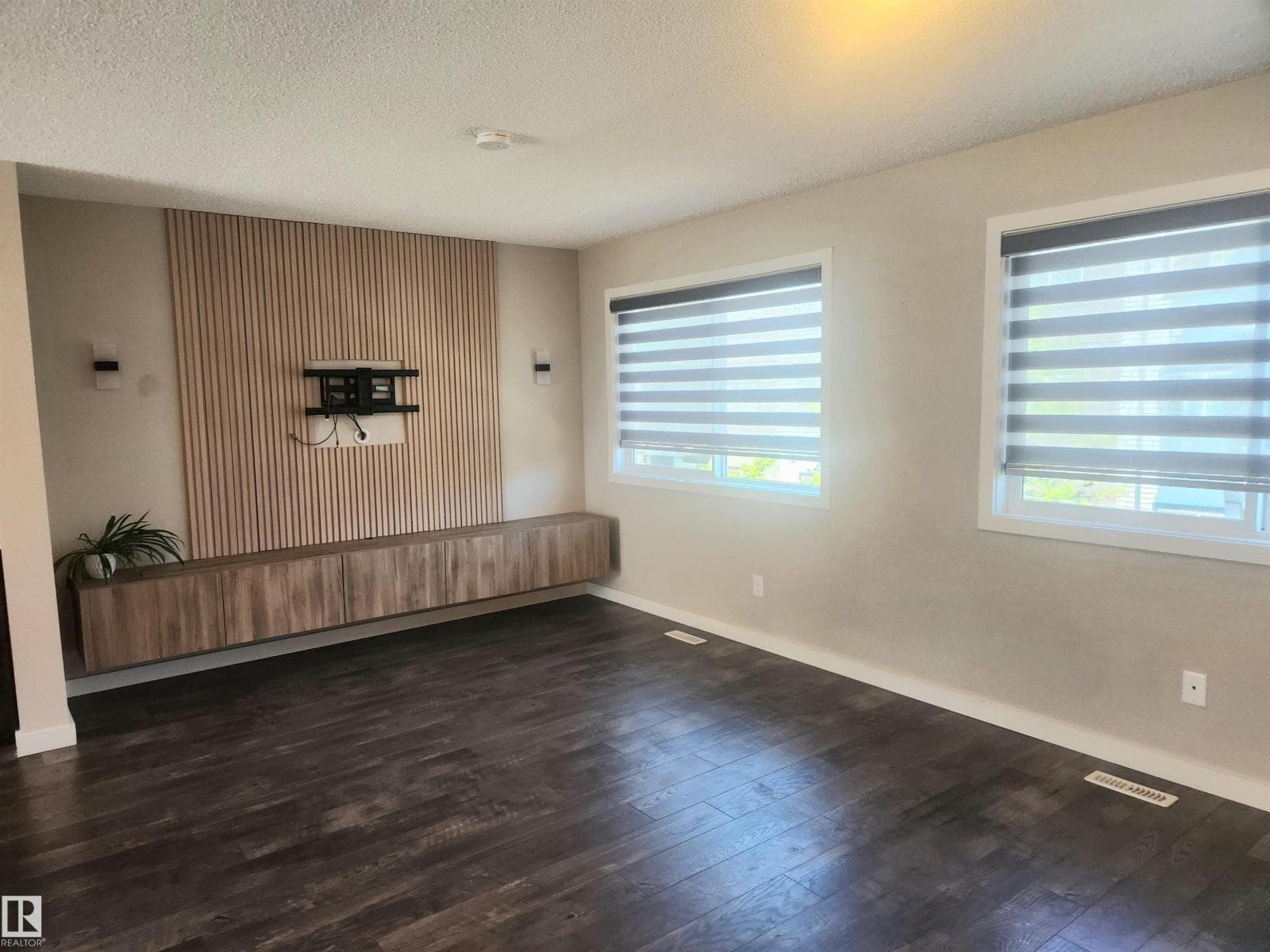 3346 15A AV NW