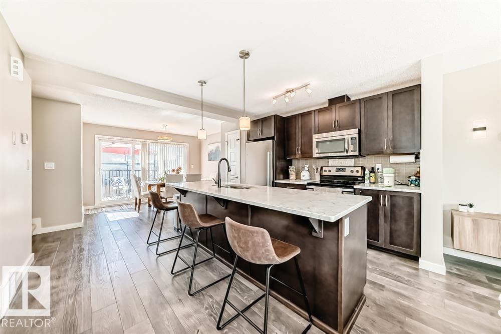 3346 15A AV NW — photo 4