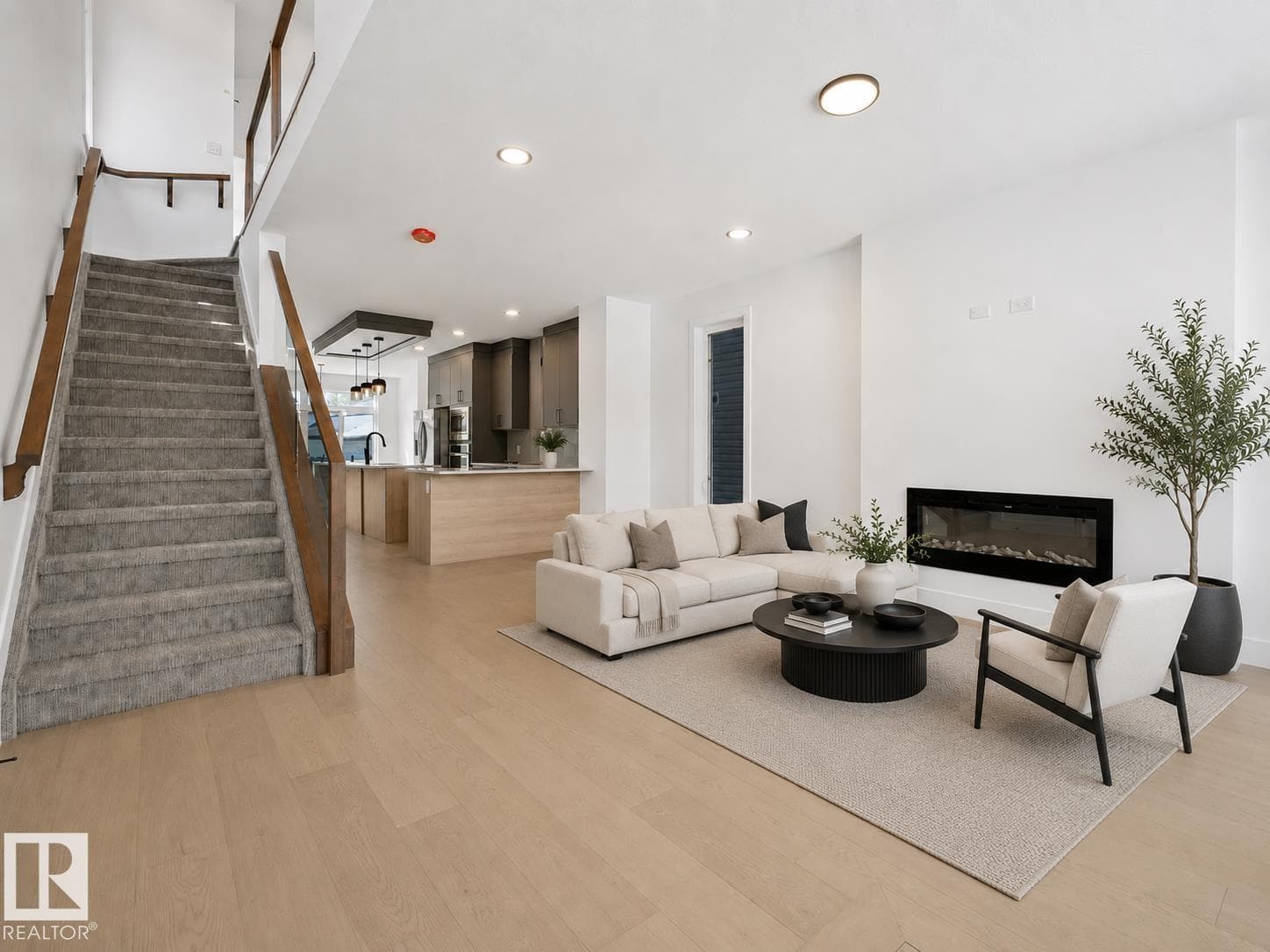 13843 110A AV NW — photo 3