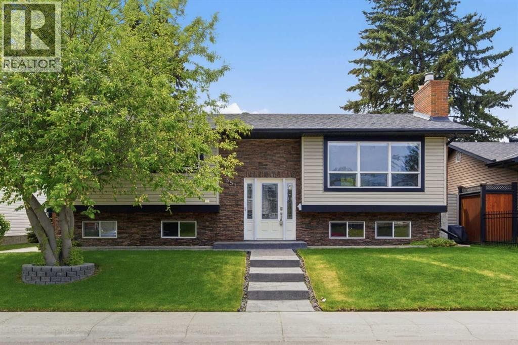 351 Queen Charlotte Road SE — photo 2