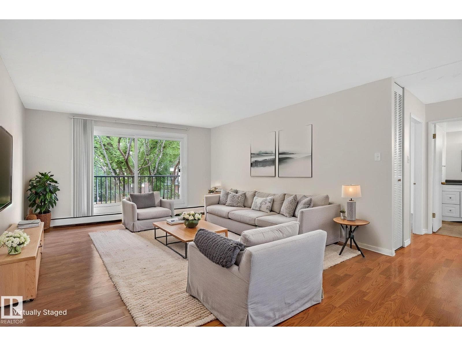 #305 10335 117 ST NW