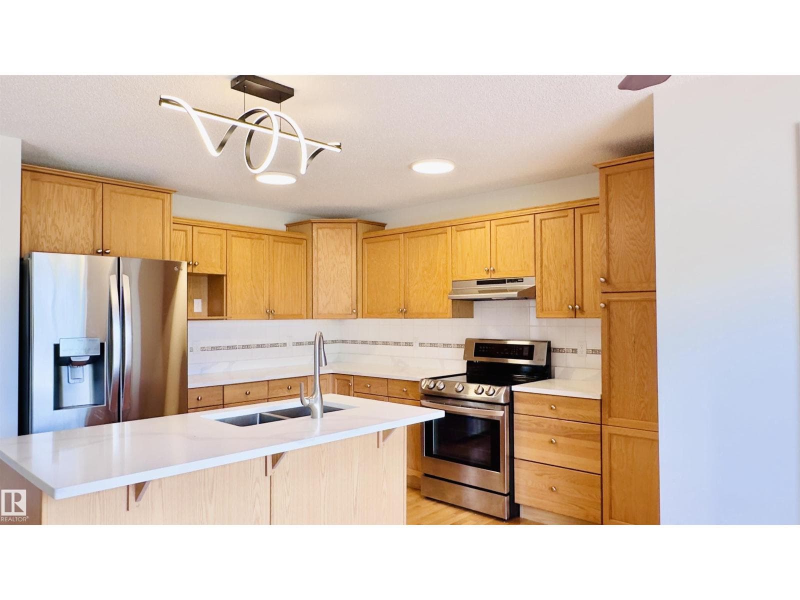 4811 152 AV NW — photo 3