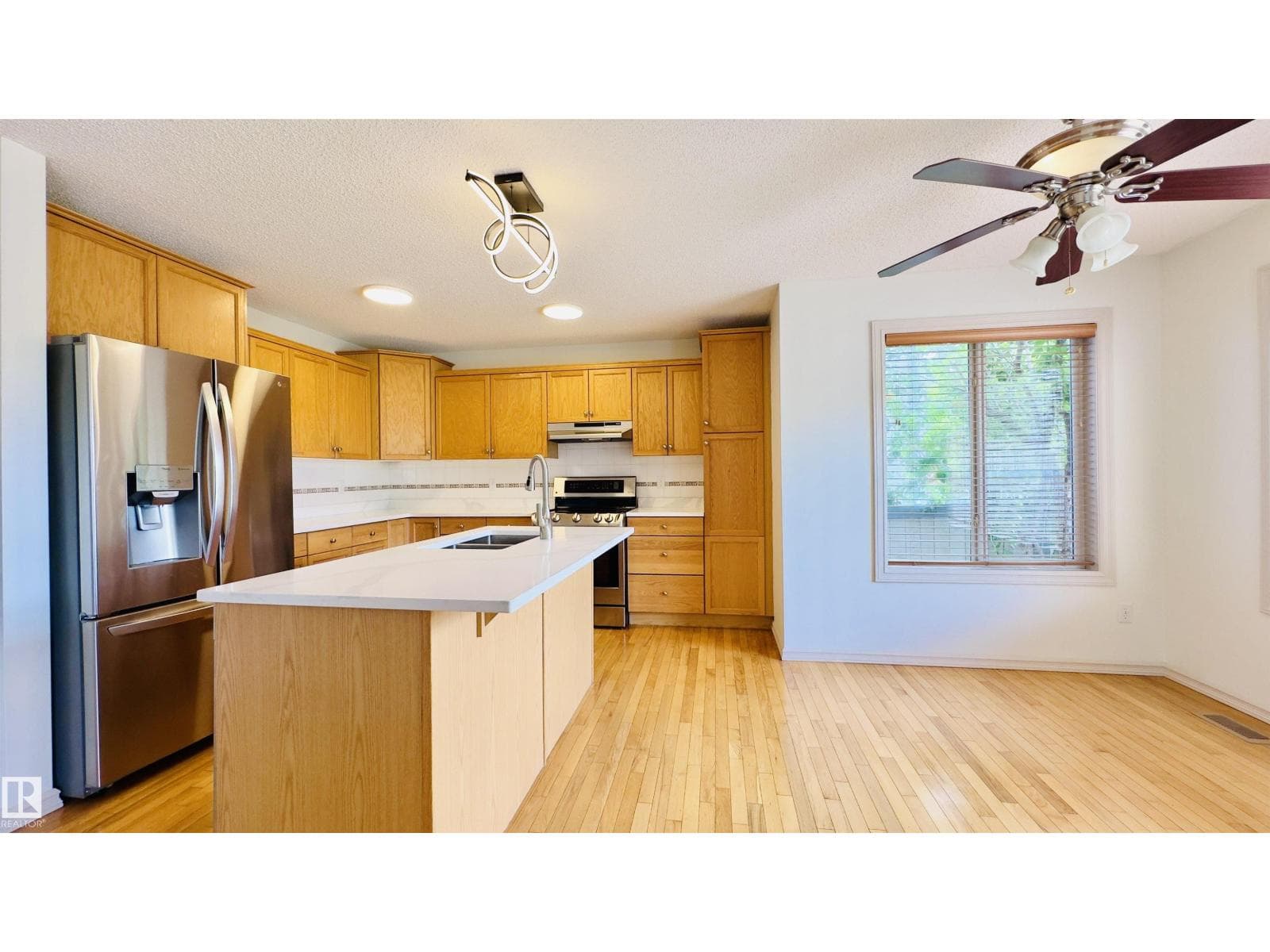 4811 152 AV NW — photo 5