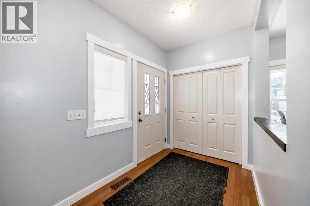 104 Panamount Terrace NW — photo 3