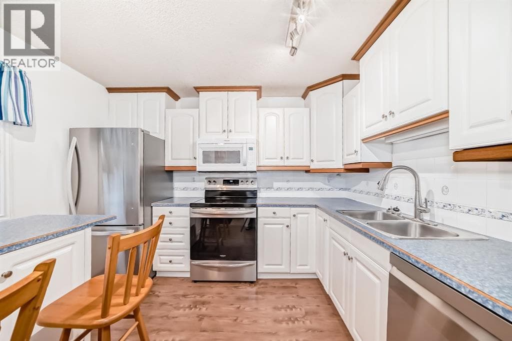 255 Falshire Way NE — photo 4