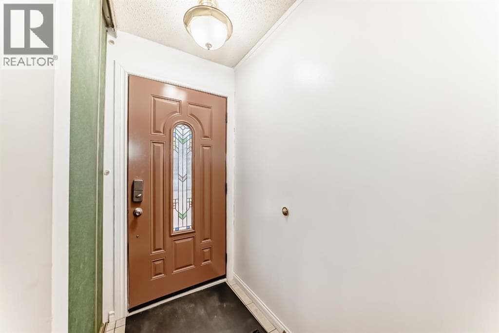 255 Falshire Way NE — photo 3